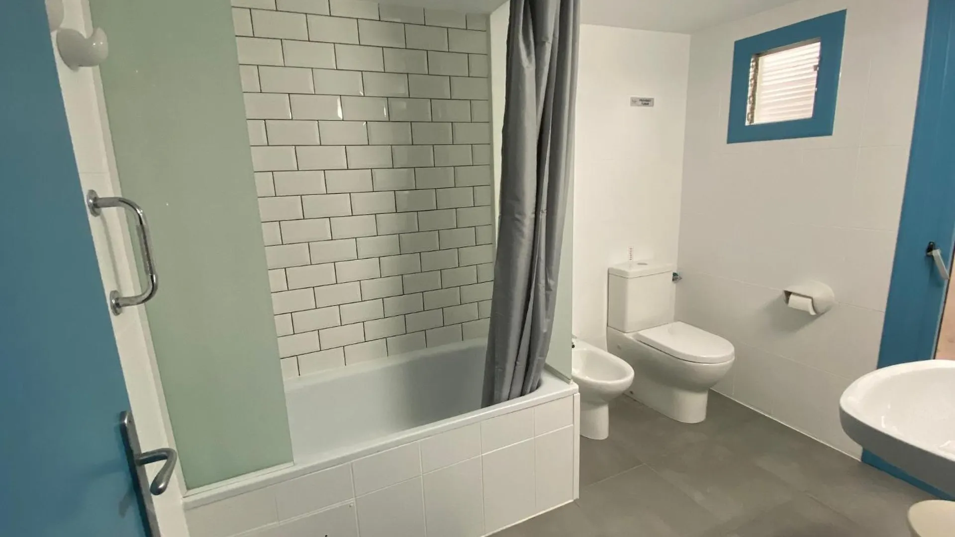Guest house Hostal Carlos III El Prat de Llobregat